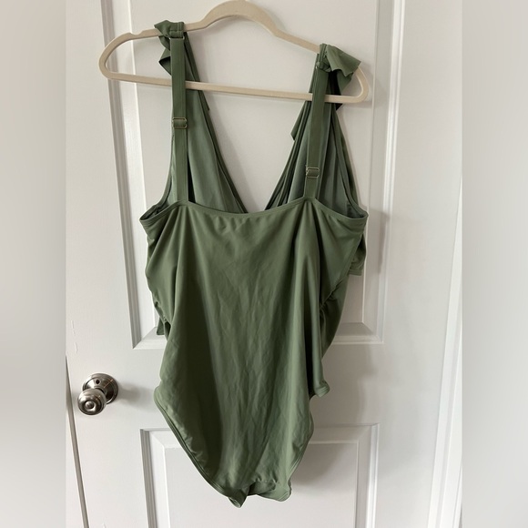 Kindred Bravely Ruffle Wrap Maternity & Nursing One Piece Swimsuit | XXL-Busty - Picture 7 of 10